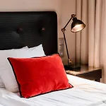 Otel F6. An Ascend Collection