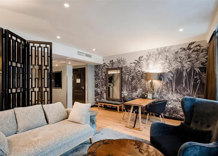 F6, An Ascend Collection 헬싱키