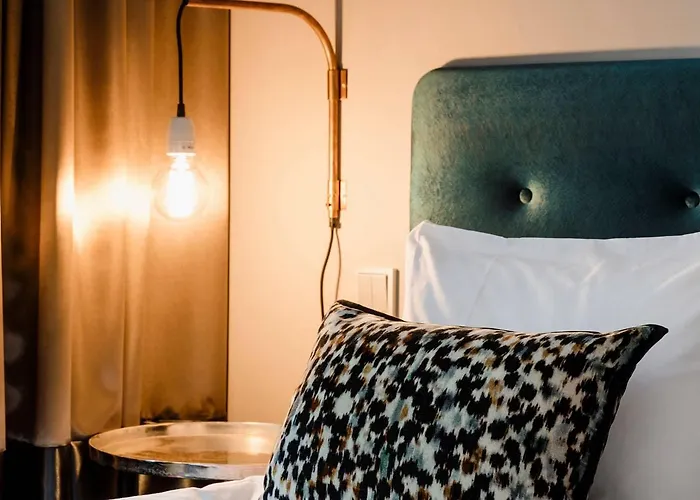 Hotel F6, An Ascend Collection 3*