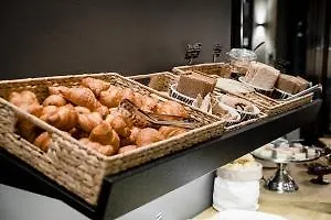 F6, Ascend Collection 3* Helsinki